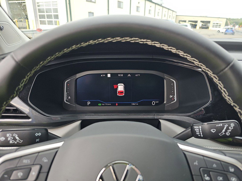 Used 2024 Volkswagen Taos SEL AWD/4WD image 11