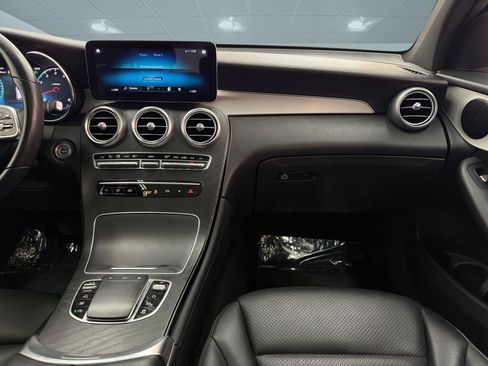 Used 2022 Mercedes-Benz GLC 300 image 31
