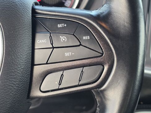 Used 2021 Dodge Challenger SXT image 30