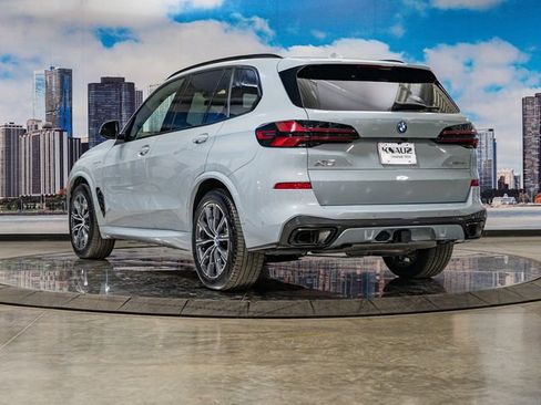 Used 2025 BMW X5 xDrive50e w/ Executive Package image 9