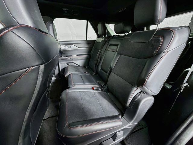 Used 2025 Ford Explorer ST AWD/4WD image 27
