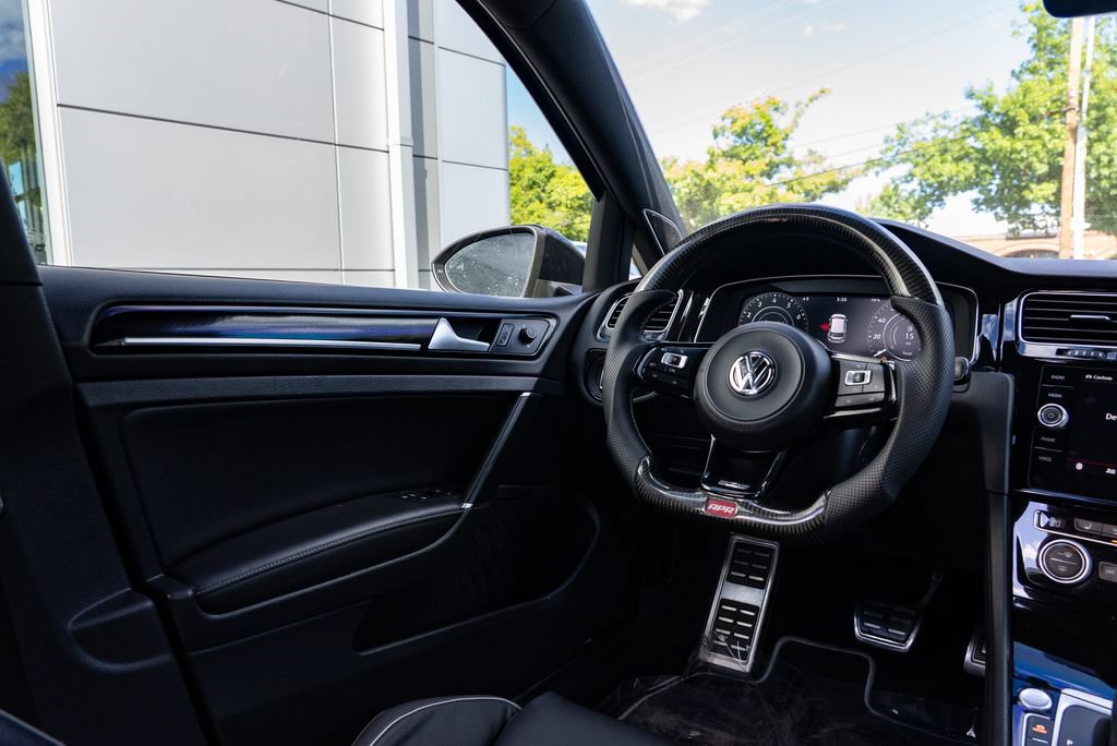 Used 2018 Volkswagen Golf R 4-Door AWD/4WD image 11