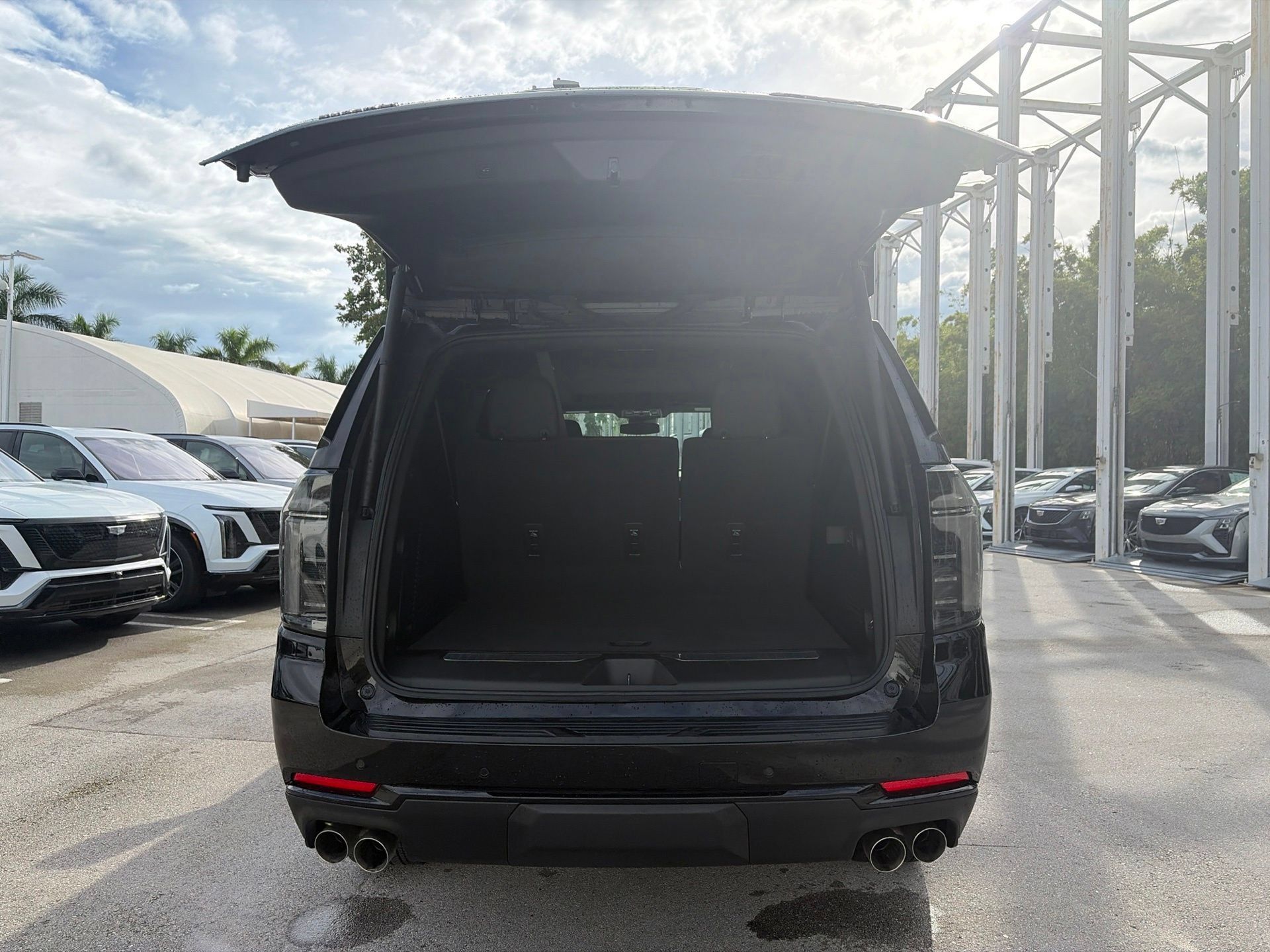 Used 2026 Chevrolet Suburban RST w/ Comfort Package RWD image 6