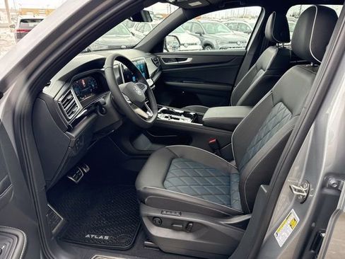 New 2026 Volkswagen Atlas Cross Sport SEL Premium R-Line image 17