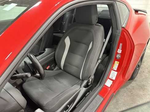 Used 2022 Chevrolet Camaro LT RWD image 15