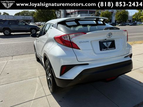 Used 2018 Toyota C-HR XLE image 5
