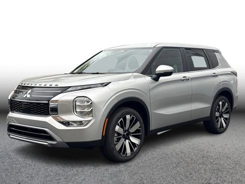 New 2026 Mitsubishi Outlander LE FWD image 1