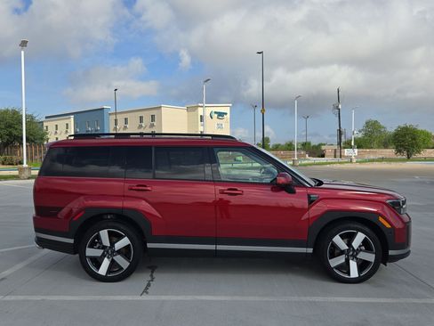 Used 2025 Hyundai Santa Fe Limited image 2