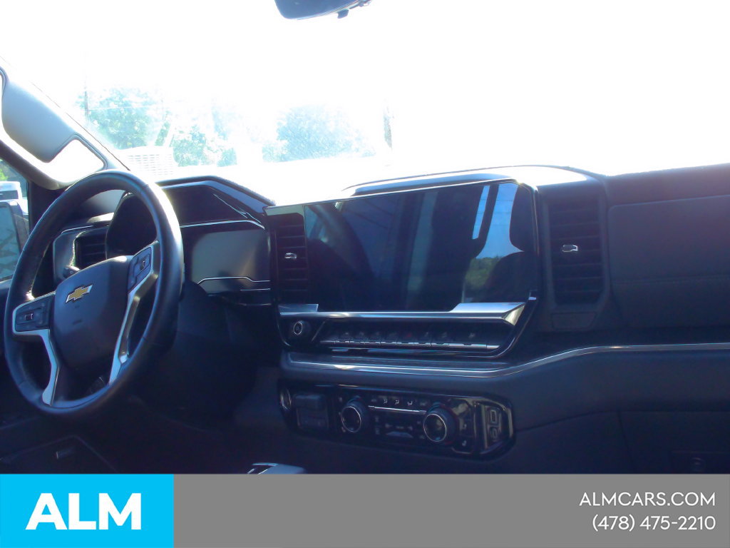 Used 2024 Chevrolet Silverado 1500 LTZ AWD/4WD image 35