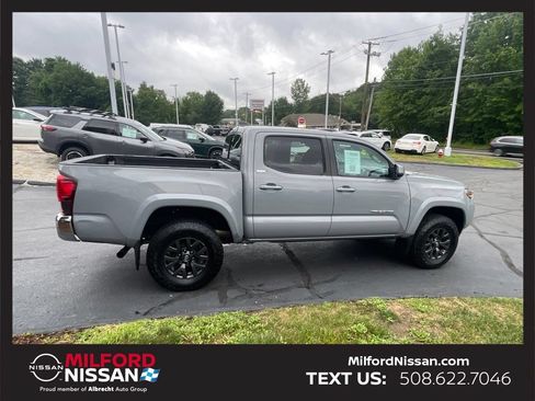 Used 2021 Toyota Tacoma SR5 AWD/4WD image 6