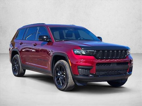 Used 2025 Jeep Grand Cherokee L Altitude AWD/4WD image 3