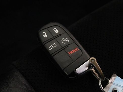 Used 2018 Jeep Grand Cherokee Altitude RWD image 28