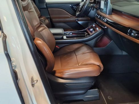 Used 2020 Lincoln Aviator Reserve w/ Equipment Group 202A AWD/4WD image 13