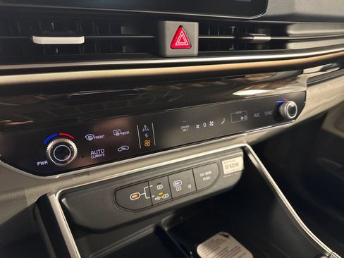 New 2026 Kia Carnival SX Prestige FWD image 24
