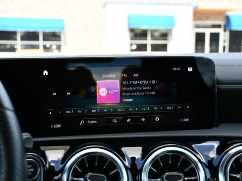 Used 2023 Mercedes-Benz CLA 250 image 15