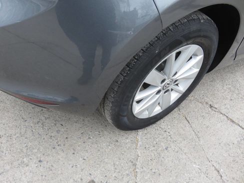 Used 2015 Volkswagen Golf S image 35