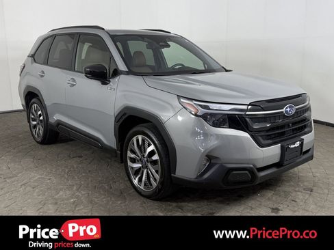 Used 2025 Subaru Forester Touring AWD/4WD image 1