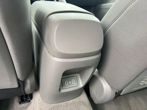 Certified 2025 Hyundai Elantra SEL image 22