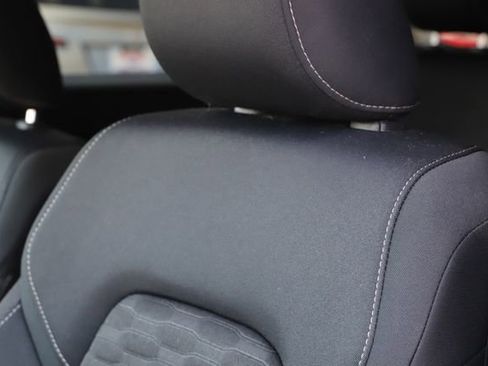 Used 2022 Nissan Pathfinder SV image 14