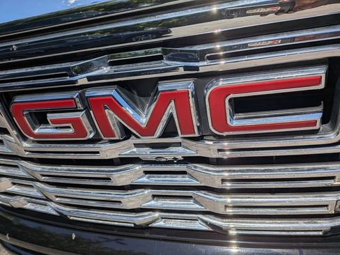 Used 2024 GMC Sierra 1500 Denali w/ Denali Reserve Package AWD/4WD image 9