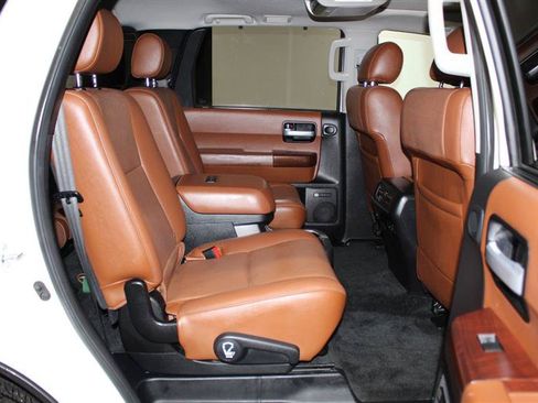 Used 2017 Toyota Sequoia Platinum AWD/4WD image 34