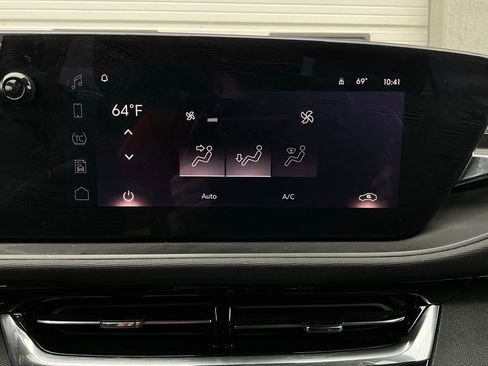 Used 2025 Buick Envista Sport Touring image 29