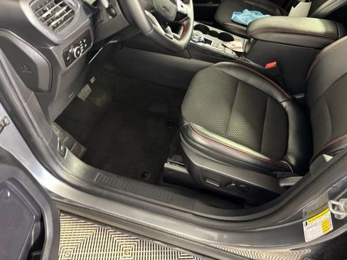 Used 2025 Ford Escape ST-Line Select AWD/4WD image 13