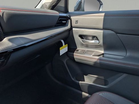 New 2026 Nissan Kicks SR image 29