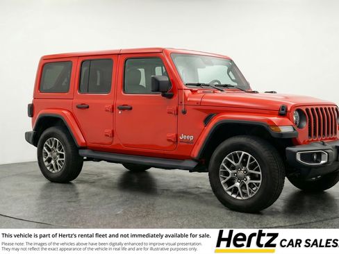 Used 2025 Jeep Wrangler Sahara image 1
