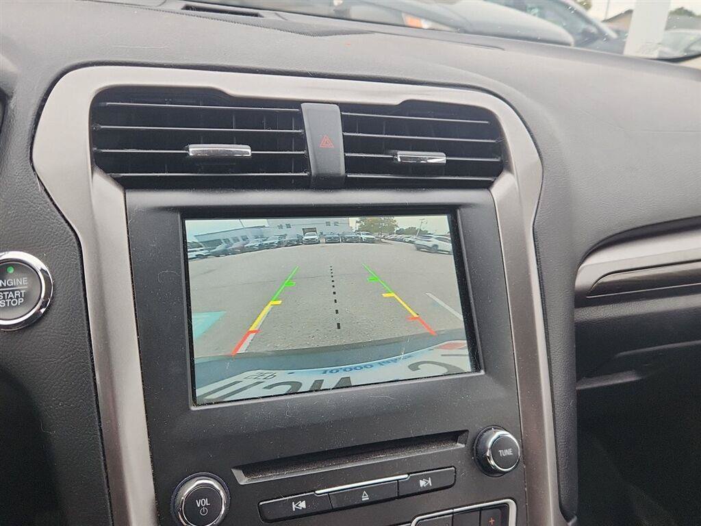 Used 2017 Ford Fusion SE w/ Fusion SE Technology Package AWD/4WD image 14