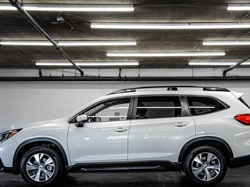 Used 2024 Subaru Ascent Premium w/ Convenience Package AWD/4WD image 2