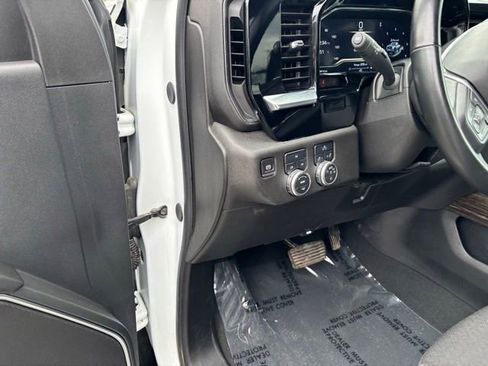 Used 2024 GMC Sierra 3500 SLE w/ SLE Value Package image 13