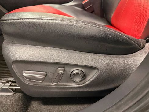 Used 2023 Toyota Highlander XSE image 7