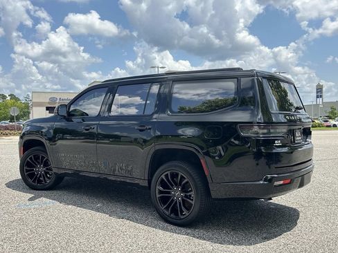 Used 2023 Jeep Grand Wagoneer Series III w/ Rear Seat Video Group 1 AWD/4WD image 9