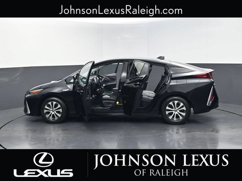 Used 2022 Toyota Prius Prime XLE FWD image 36
