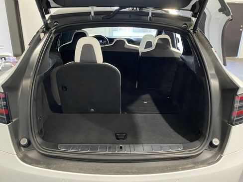 Used 2018 Tesla Model X 75D image 8