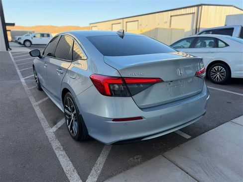 Used 2022 Honda Civic Touring image 7