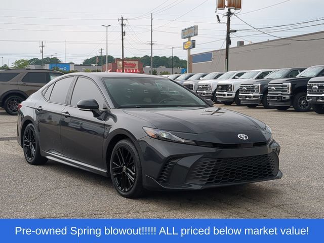 Used 2025 Toyota Camry SE FWD image 15