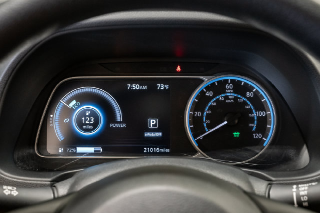 Used 2025 Nissan Leaf S FWD image 14