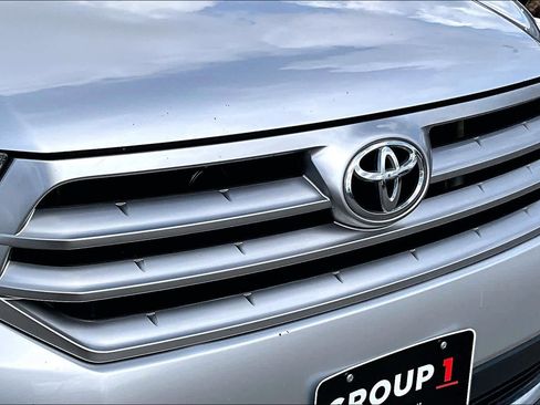 Used 2012 Toyota Highlander FWD image 27