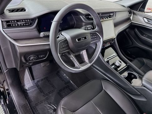 Used 2024 Jeep Grand Cherokee L Limited AWD/4WD image 19