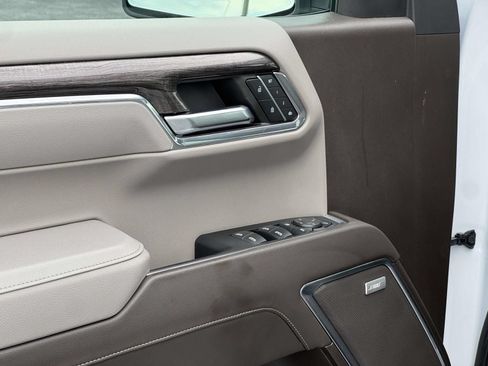 Used 2023 Chevrolet Silverado 1500 LTZ w/ LTZ Convenience Package II AWD/4WD image 19