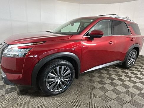 Used 2022 Nissan Pathfinder SL w/ SL Premium Package AWD/4WD image 6