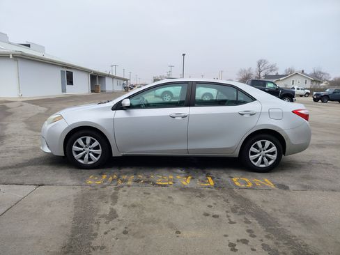 Used 2015 Toyota Corolla LE image 3
