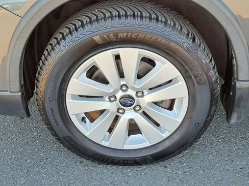 Used 2018 Subaru Outback 2.5i Premium AWD/4WD image 17