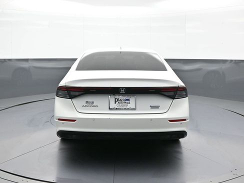 Used 2023 Honda Accord Touring image 7