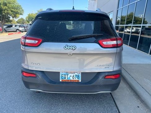 Used 2016 Jeep Cherokee Limited AWD/4WD image 5