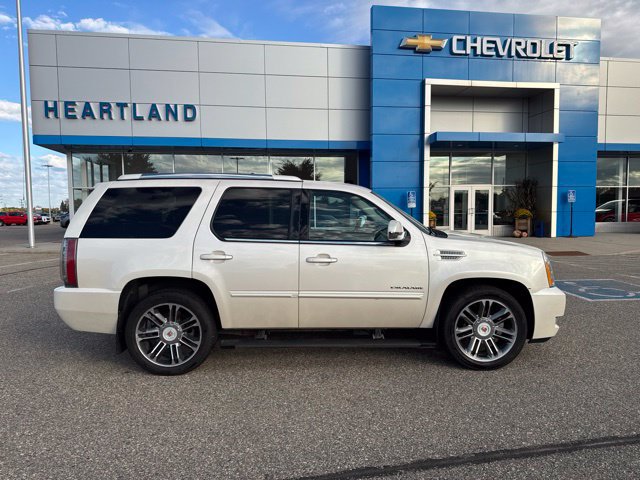 Used 2013 Cadillac Escalade Premium AWD/4WD image 7