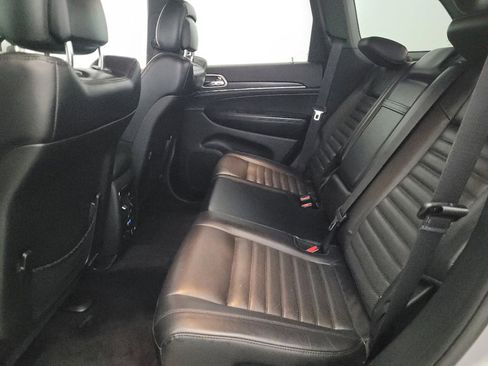 Used 2018 Jeep Grand Cherokee Limited image 18