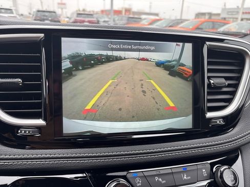 New 2026 Chrysler Pacifica Select image 17